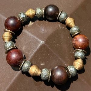 NWOT Stunningly Beautiful Wood and copper bead Bracelet.